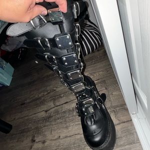 Demonia size 10 women boots